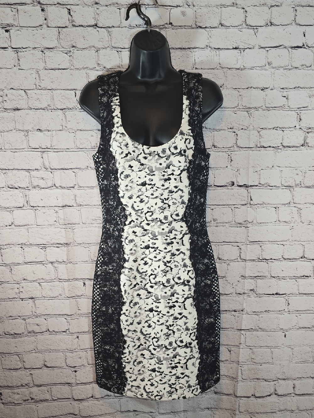 GUESS Black & White Sheath Dress with Lace Size 8 EUC